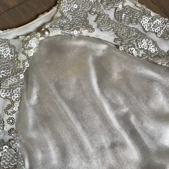 ❤️CACHE❤️Silver and Gray Beaded Mini Prom or Homecoming Dress - Picture 7 of 7